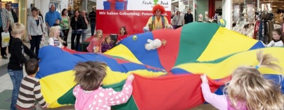 Clown ern Fallschirmspiele Frdepark Flensburg