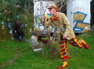 Clown Pepolino Seifenblasen Kinderclown Aktionsbüro Delectatio Schleswig Schleswig-Holstein Flensburg Kiel