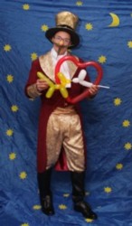 Eduard, der Edelmann, mit seinen Luftballontieren