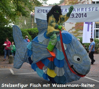 Stelzenfigur Fisch mit Wassermann-reiter