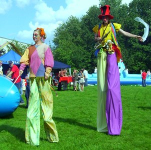 Showact Schleswig-Holstein Kleinkunst Stelzenclowns Susi und Peppino